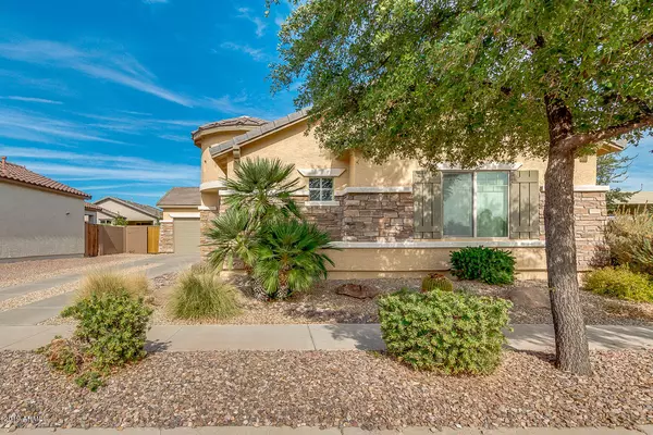 894 E RUNAWAY BAY Place, Chandler, AZ 85249