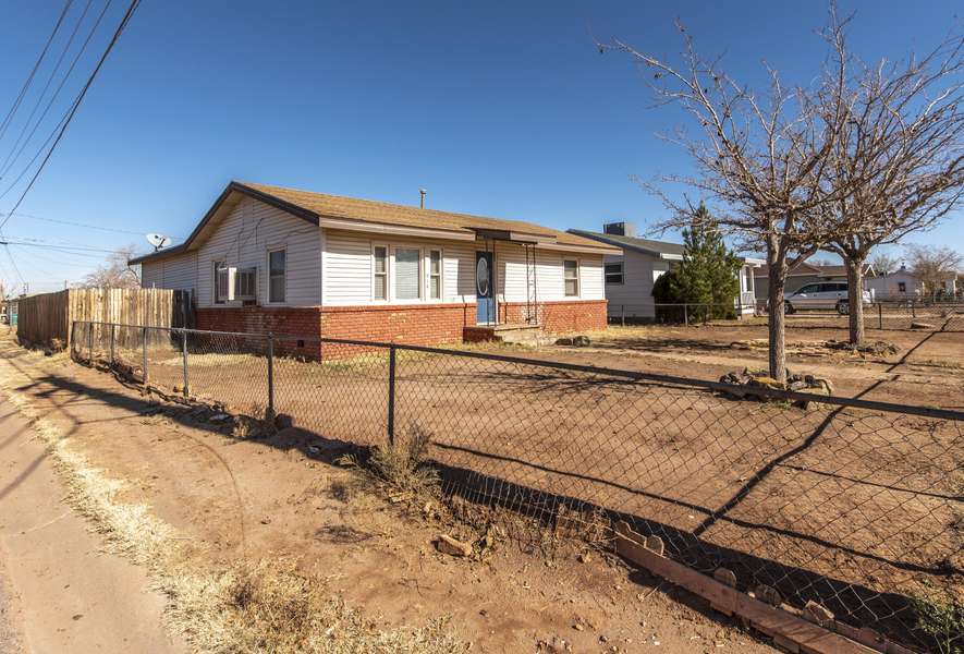 914 W FLEMING Avenue, Winslow, AZ 86047