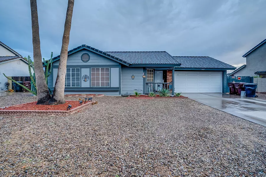 8127 W LARKSPUR Drive, Peoria, AZ 85381