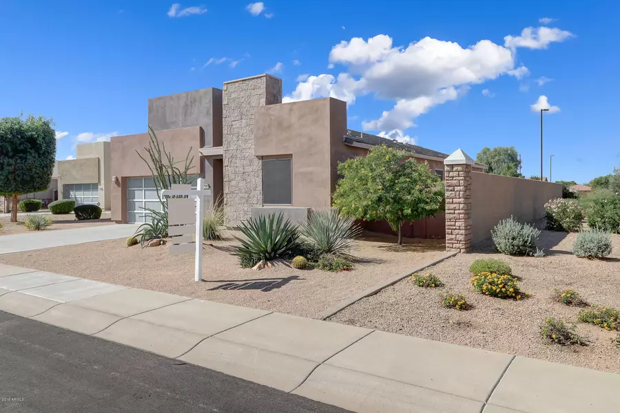 7162 S LEGEND Court, Gilbert, AZ 85298