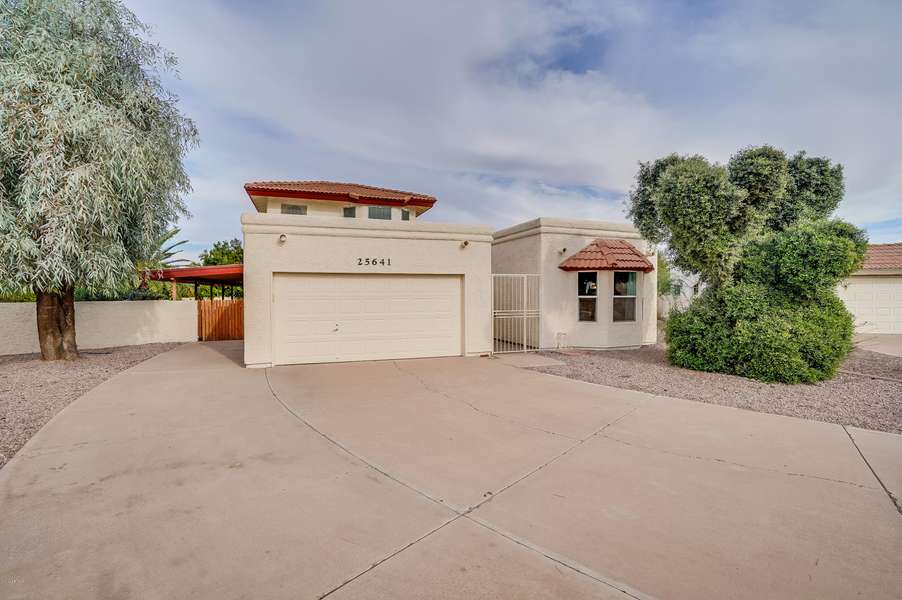 25641 S Ontario Drive, Sun Lakes, AZ 85248