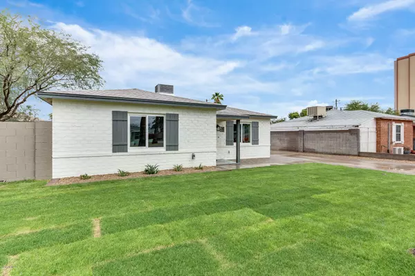 Phoenix, AZ 85013,144 W ELM Street