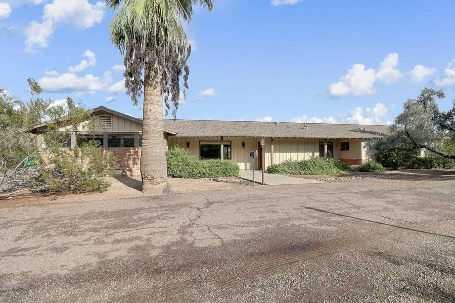 6017 N INVERGORDON Road, Paradise Valley, AZ 85253