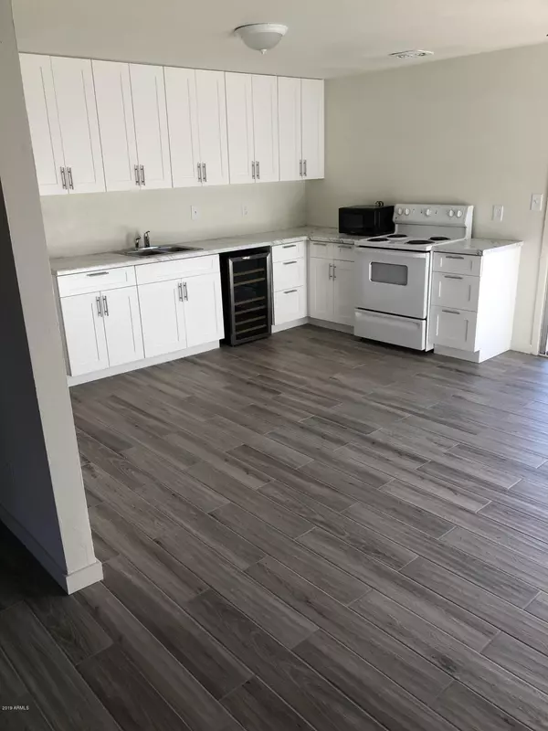 7037 W cambridge Avenue, Phoenix, AZ 85035