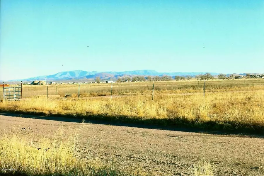 4600 W Duane Lane #39, Paulden, AZ 86334