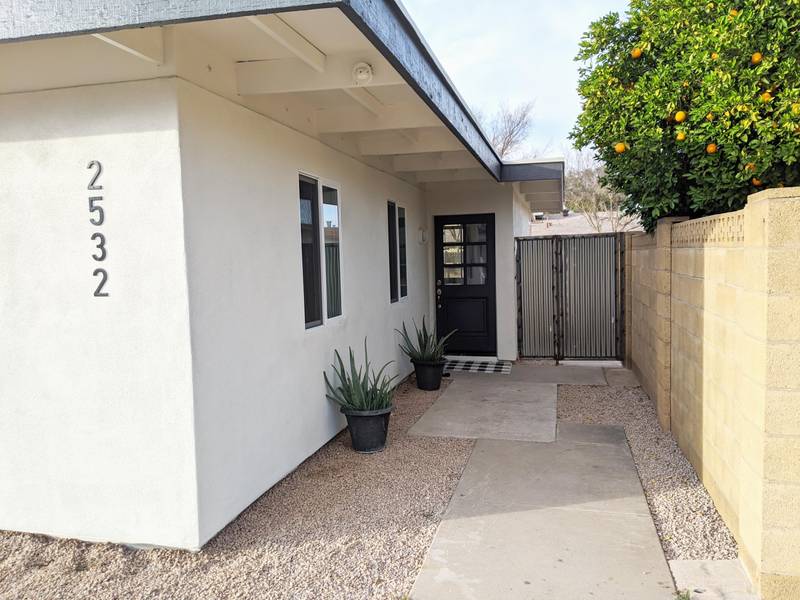 2532 E MANHATTON Drive, Tempe, AZ 85282