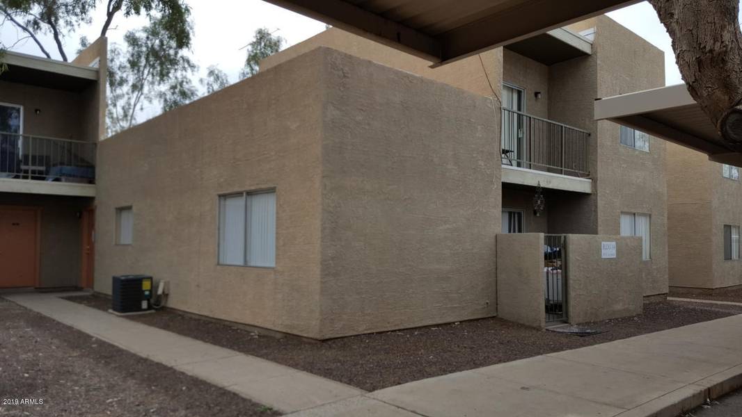 2833 E LE MARCHE Avenue, Phoenix, AZ 85032