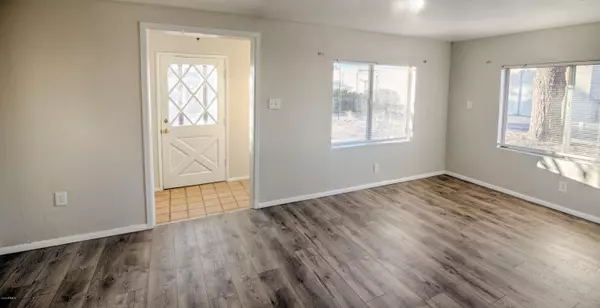 Show Low, AZ 85901,201 E MCNEIL --