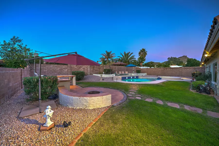 808 E BROOK HOLLOW Drive, Phoenix, AZ 85022