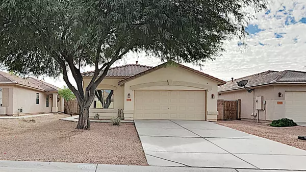 355 W HOLSTEIN Trail, San Tan Valley, AZ 85143