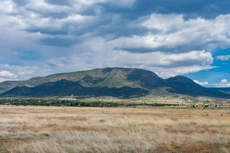 0 Side Saddle -- #B2, Prescott Valley, AZ 86315