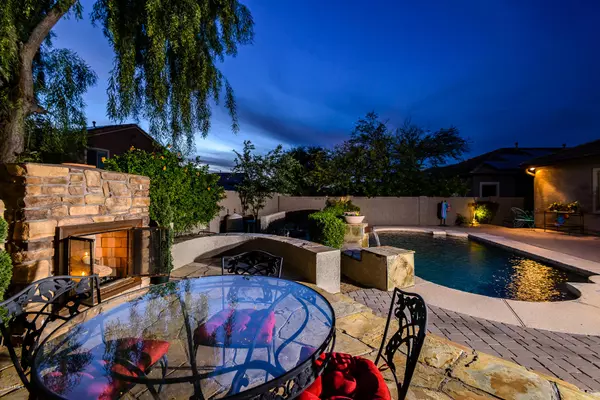 2329 W SIENNA BOUQUET Place, Phoenix, AZ 85085