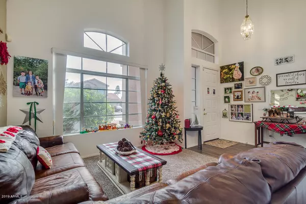 1296 E TRADEWIND Drive, Gilbert, AZ 85234