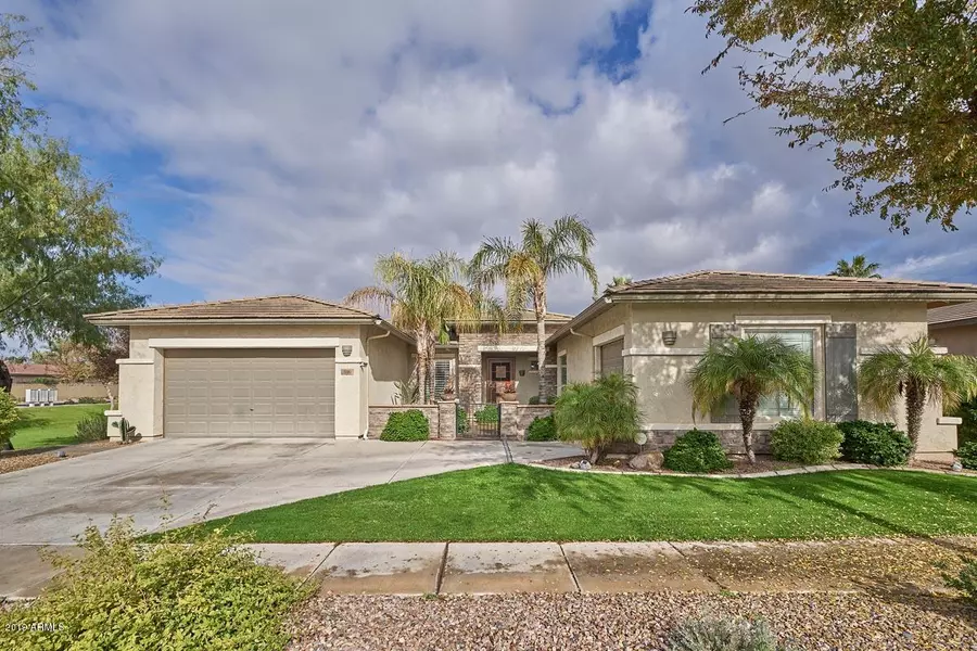 696 E RUNAWAY BAY Place, Chandler, AZ 85249