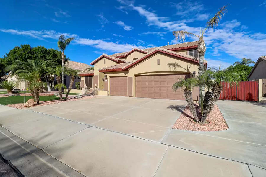 8016 W FOOTHILL Drive, Peoria, AZ 85383