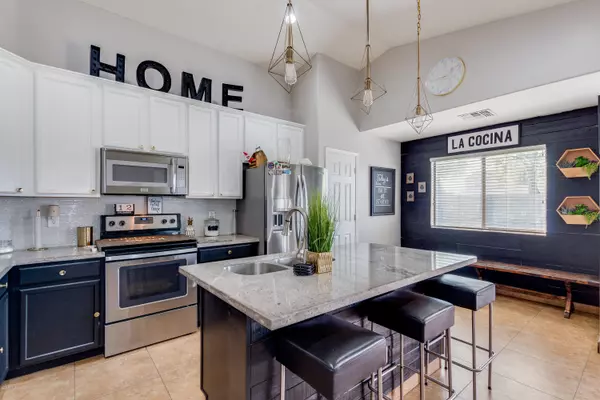 Tolleson, AZ 85353,2818 S 84TH Lane