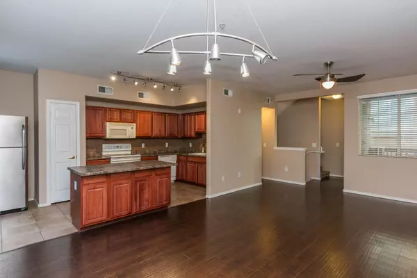 Phoenix, AZ 85032,18250 N CAVE CREEK Road #121