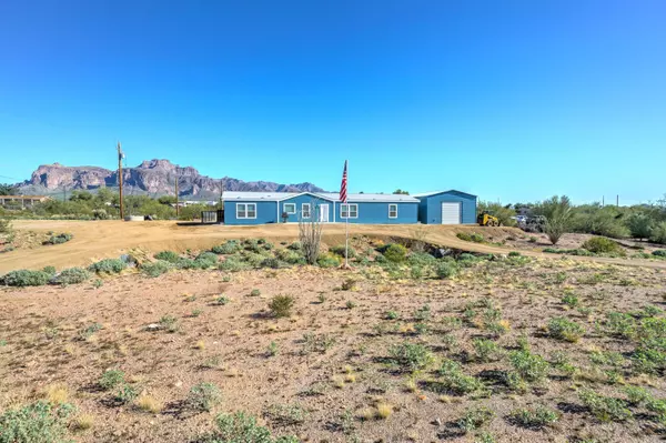 487 N CORTEZ Road, Apache Junction, AZ 85119