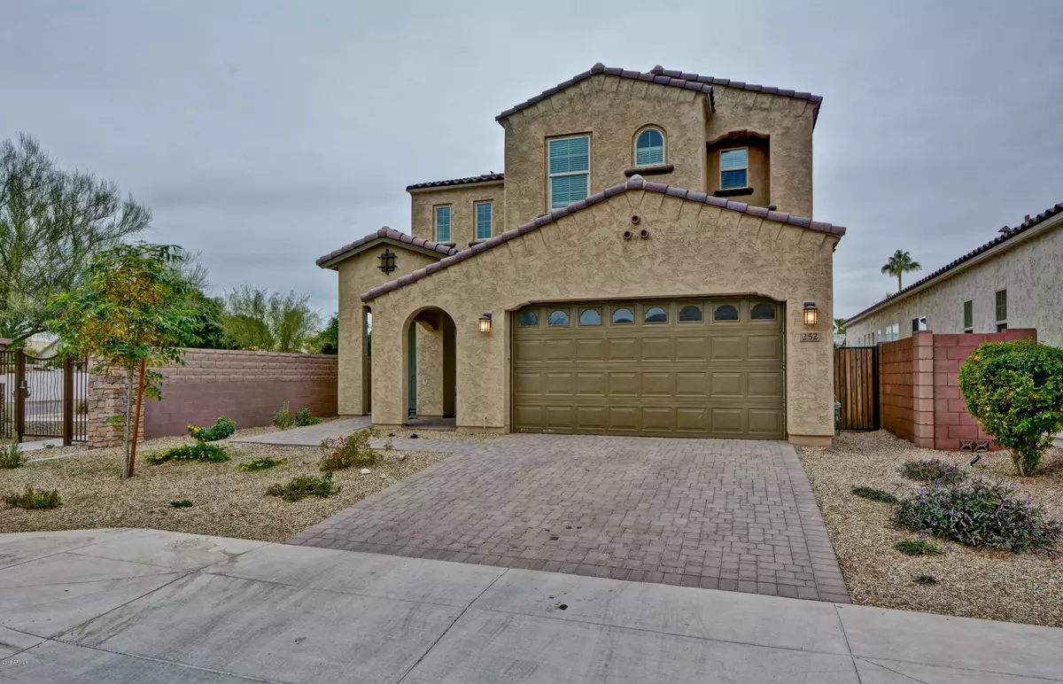 Phoenix, AZ 85023,252 W FELLARS Drive