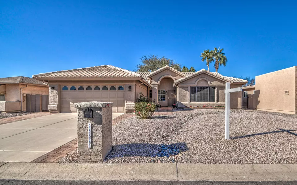 25846 S CLOVERLAND Drive, Sun Lakes, AZ 85248