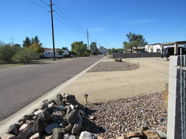 Phoenix, AZ 85032,3328 E GREENWAY Lane #-