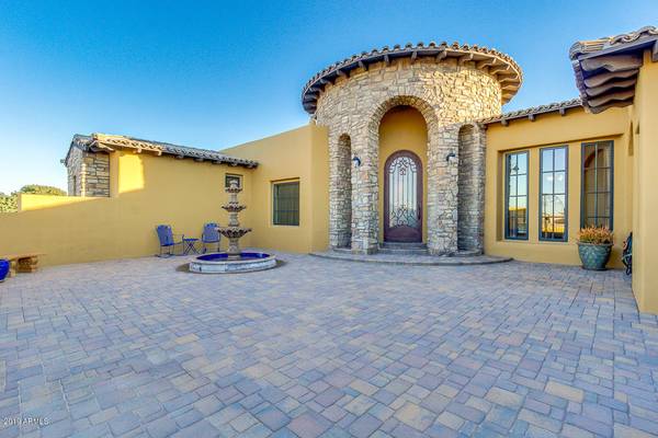 San Tan Valley, AZ 85143,917 W QUAIL Circle