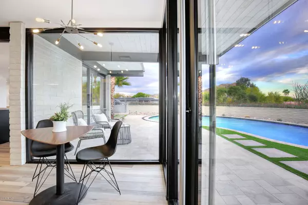 Paradise Valley, AZ 85253,7312 N LAKESIDE Lane