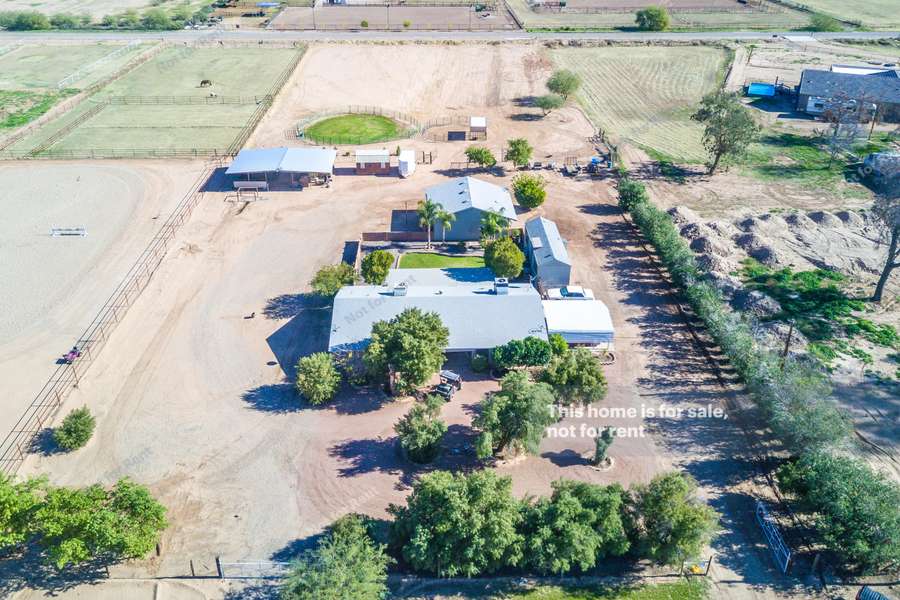 42087 N Roadrunner Road, San Tan Valley, AZ 85140