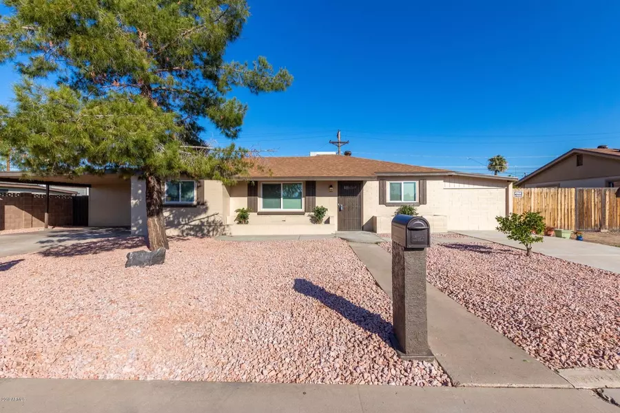 2808 W LAWRENCE Lane, Phoenix, AZ 85051