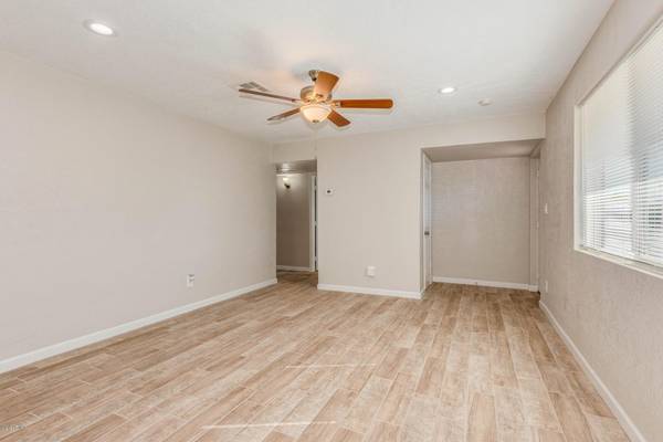 Phoenix, AZ 85051,2808 W LAWRENCE Lane