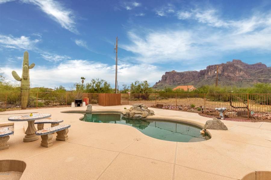 1669 N MOUNTAIN VIEW Road, Apache Junction, AZ 85119