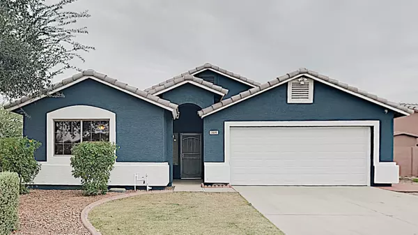7691 W DENTON Lane, Glendale, AZ 85303