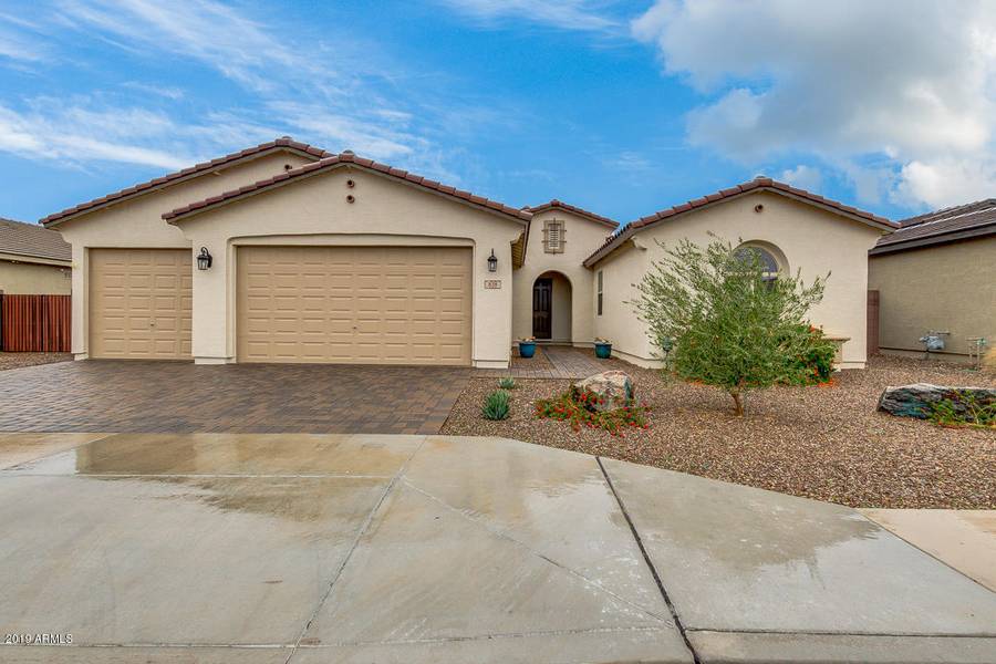 838 W GUM TREE Avenue, San Tan Valley, AZ 85140