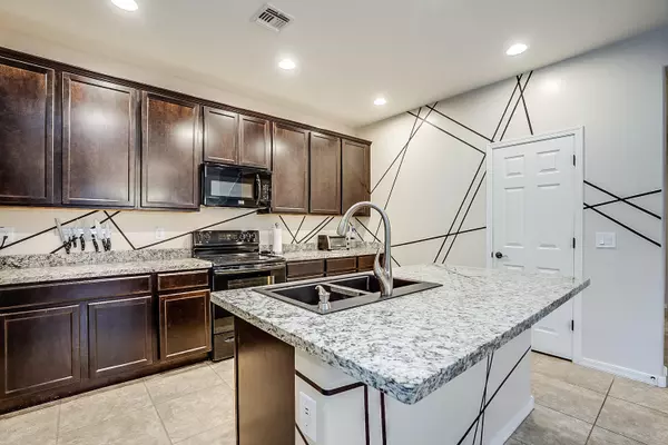 Glendale, AZ 85303,7938 W MCLELLAN Road