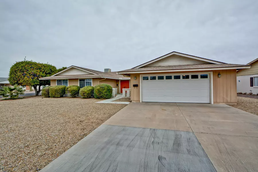 10318 W ANDOVER Avenue, Sun City, AZ 85351