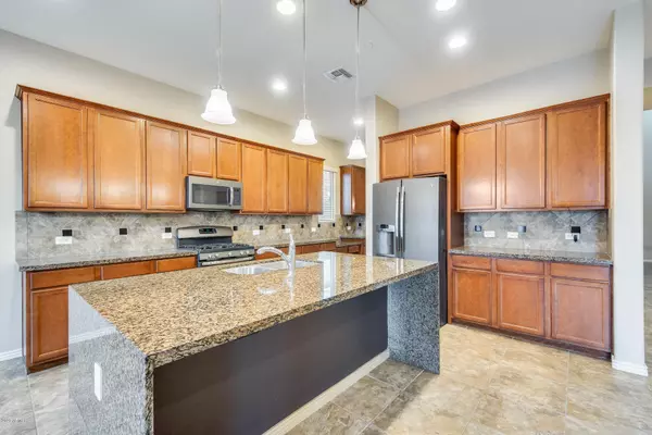 Peoria, AZ 85383,31320 N 137TH Glen