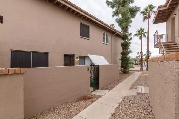 17013 E CALLE DEL ORO -- #B, Fountain Hills, AZ 85268