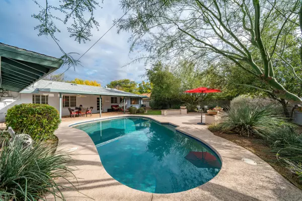 317 E GRISWOLD Road, Phoenix, AZ 85020