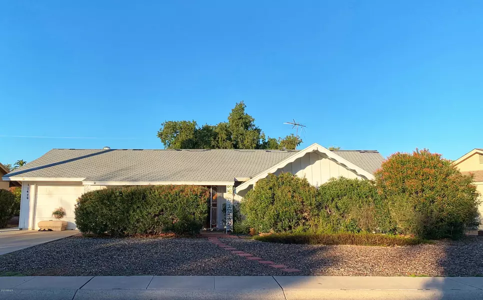 11426 N COGGINS Drive, Sun City, AZ 85351