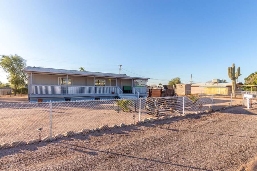 552 S SMYTHE Drive, Apache Junction, AZ 85120