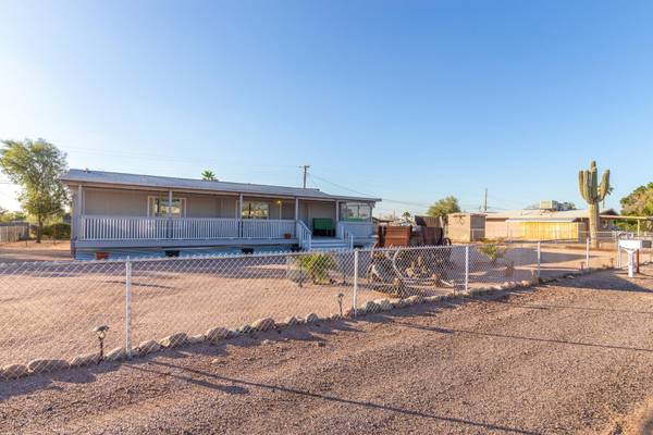 Apache Junction, AZ 85120,552 S SMYTHE Drive