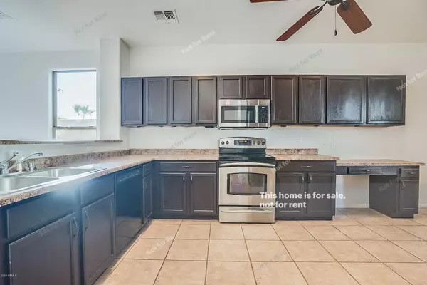 San Tan Valley, AZ 85140,1300 E FERRARA Court