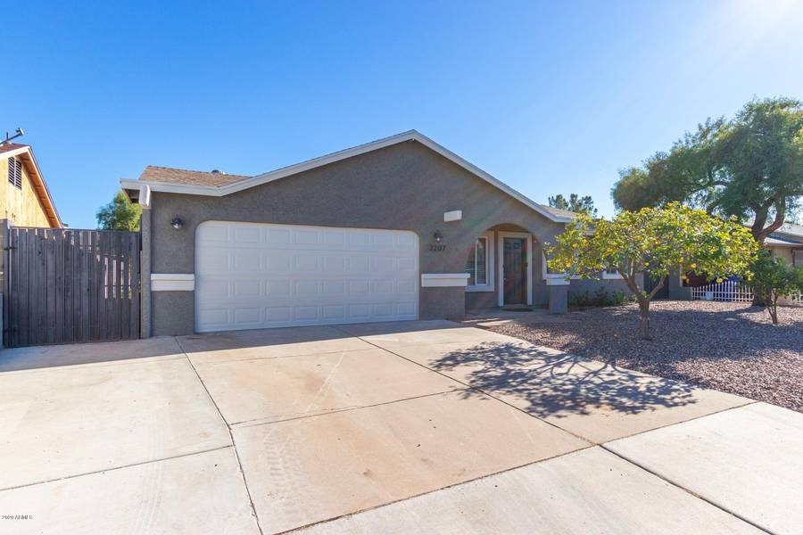 3207 N CARRIAGE Lane, Chandler, AZ 85224