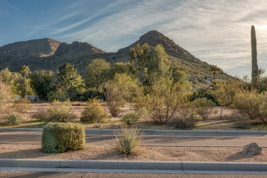 5515 E MOCKINGBIRD Lane #2, Paradise Valley, AZ 85253