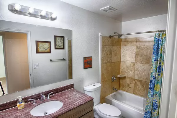 Show Low, AZ 85901,2596 ELK RUN Loop