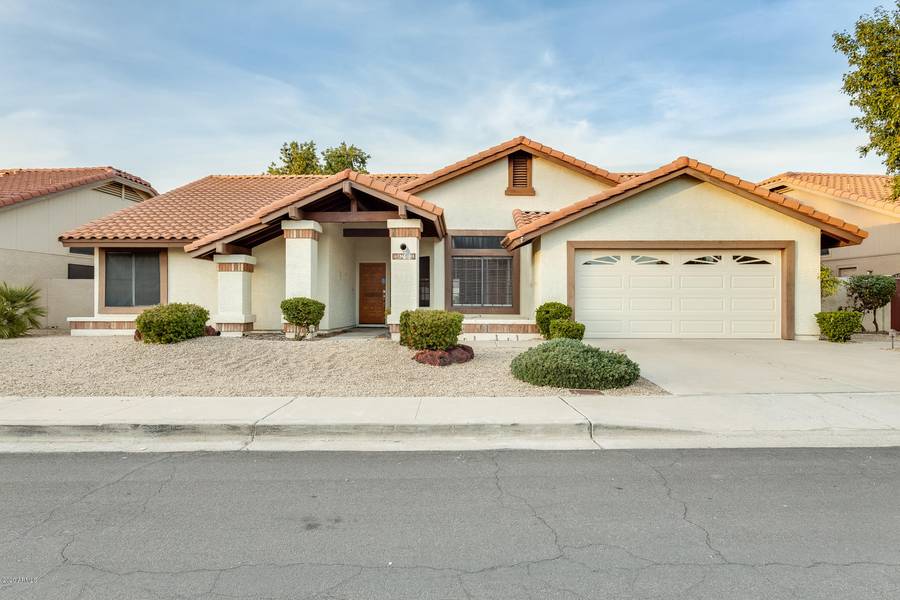 6910 W SACK Drive, Glendale, AZ 85308