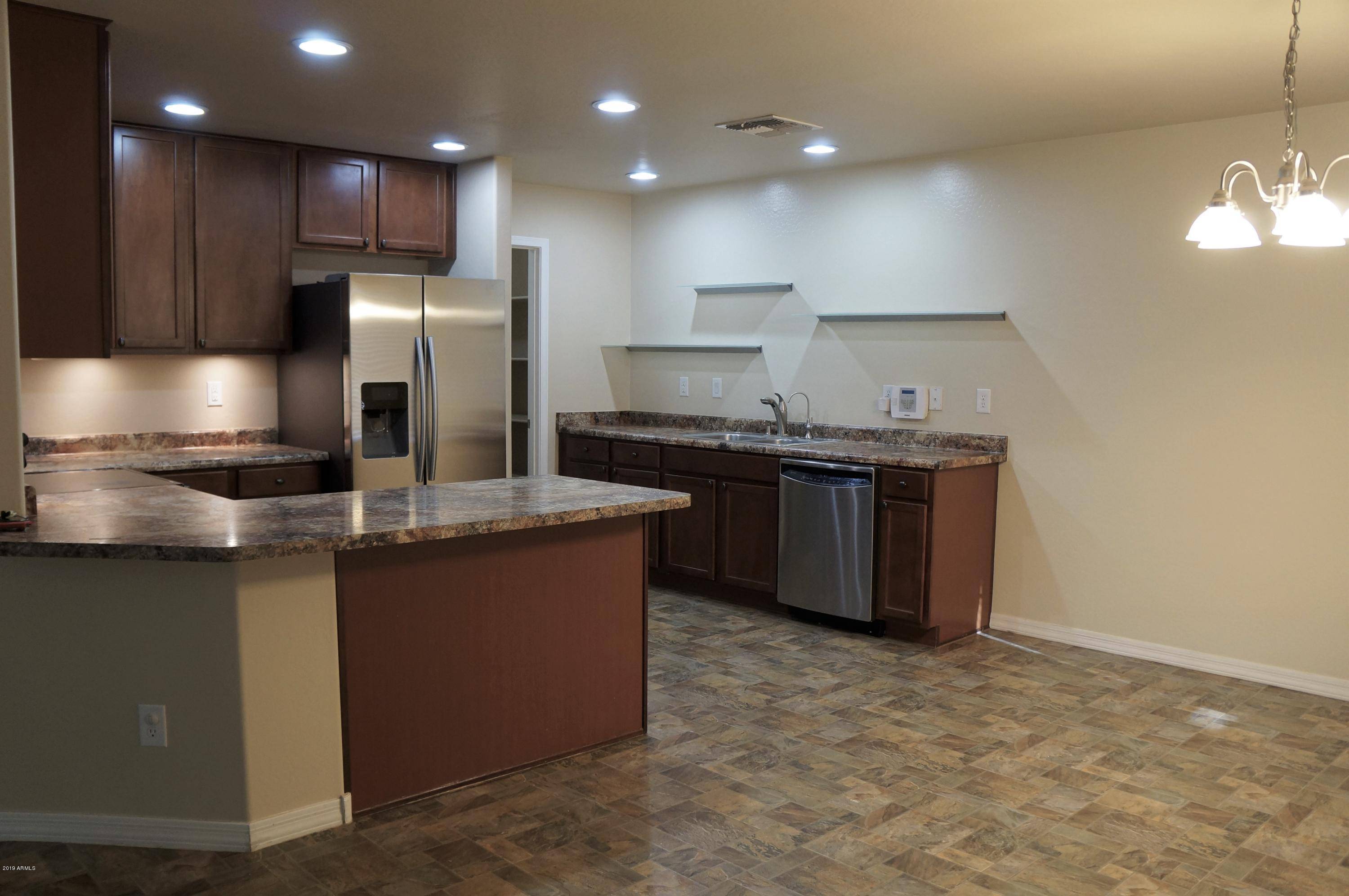 Gilbert, AZ 85296,907 S HENRY Lane
