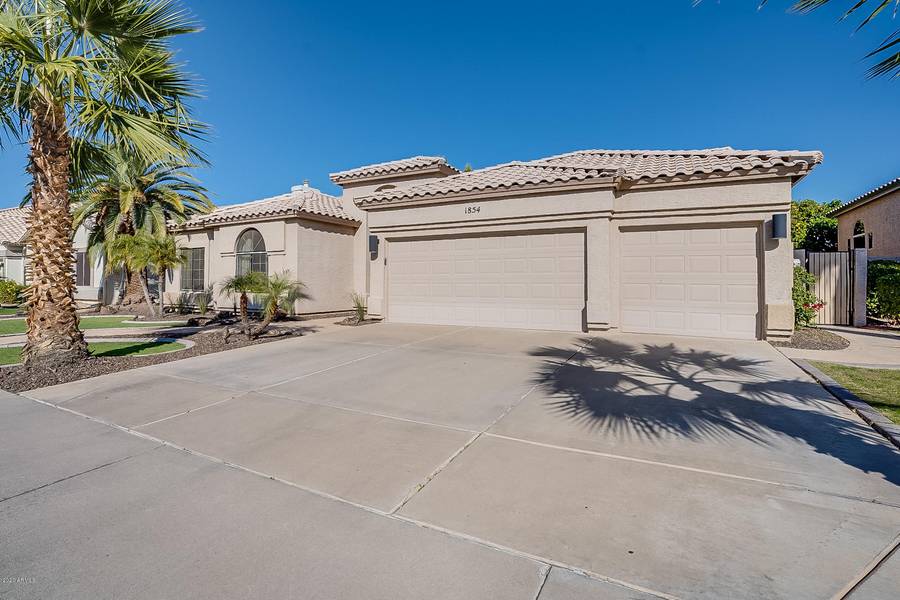 1854 W ASPEN Avenue, Gilbert, AZ 85233