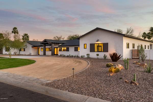 Scottsdale, AZ 85260,8213 E SHARON Drive