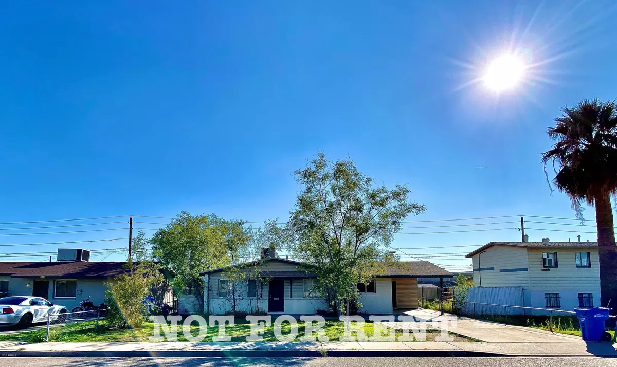 Phoenix, AZ 85029,2115 W CHOLLA Street